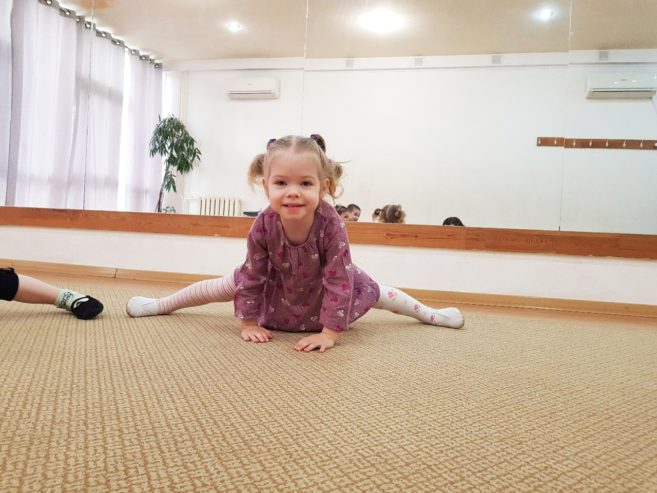 -хореография-гимнастика-для-малышей-танцы-Новороссийск-детские-танцы