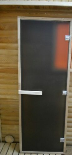 Цельностеклянные и комбинированные двери для саун