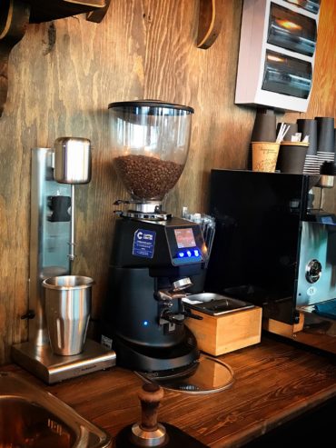 Продается готовый бизнес: Кофе с собой в ТРЦ Южный парк